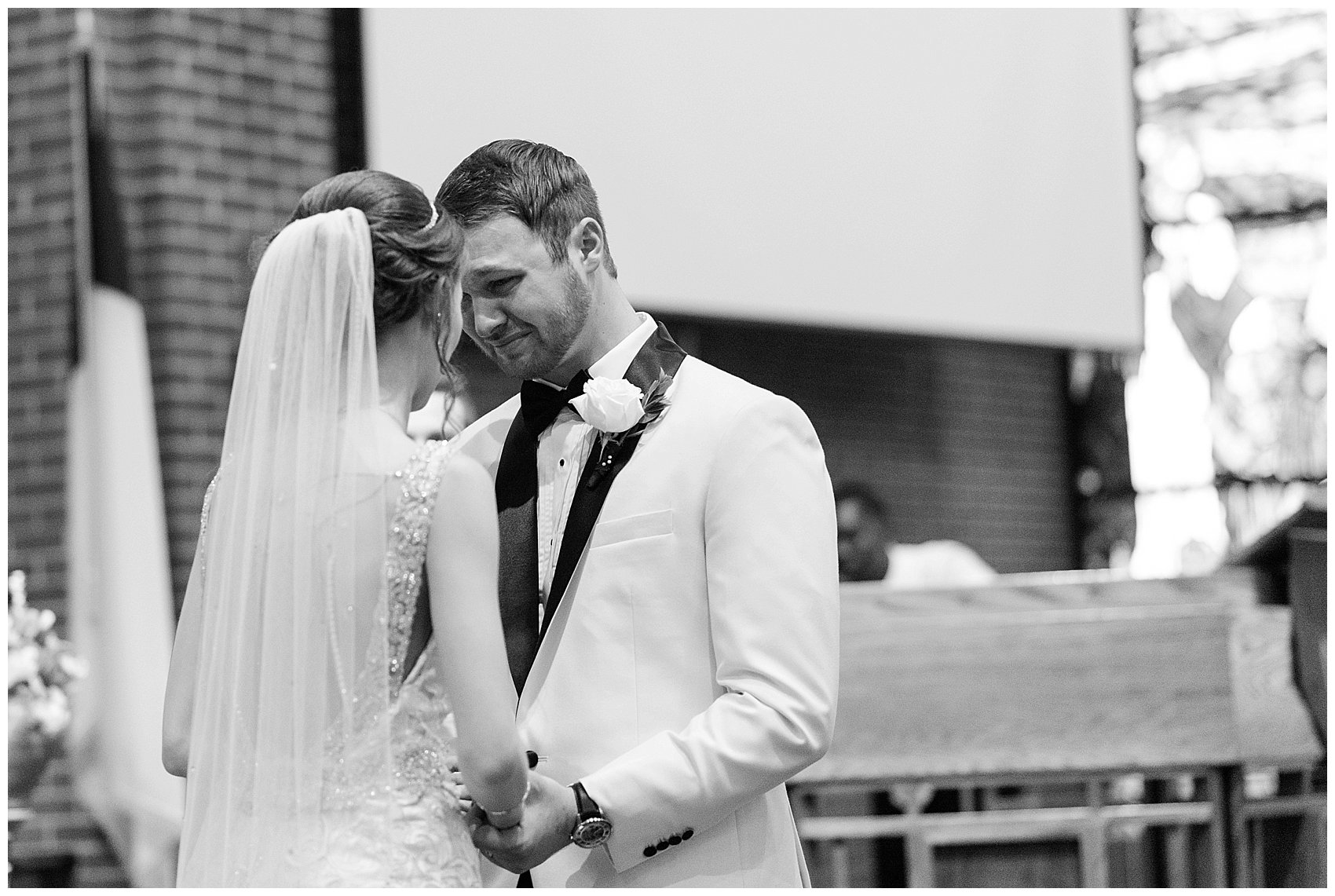 
virginia-north-carolina-wedding-photographers-husband-and-wife-team-best-of-2016-ceremony_3917